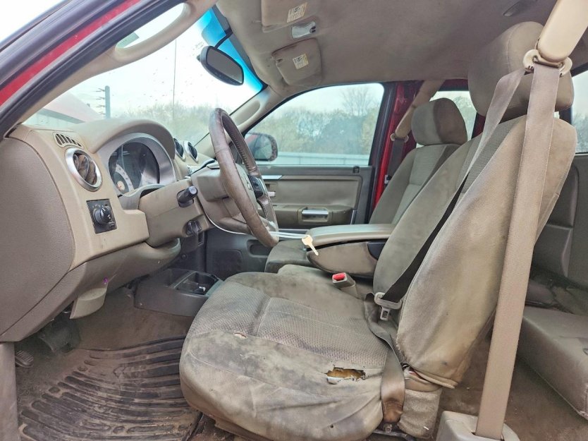 Salvage 2006 Mitsubishi Raider Durocross