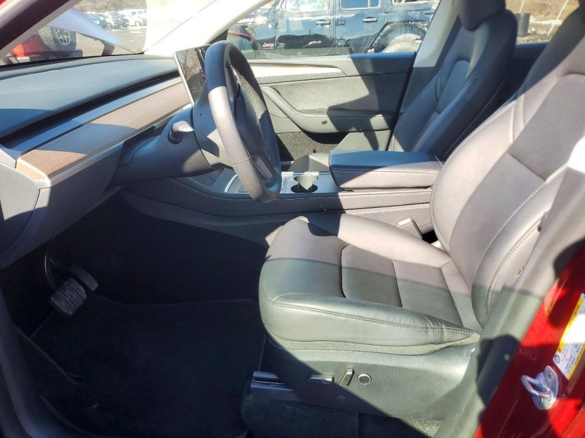 Salvage 2024 Tesla Model Y 