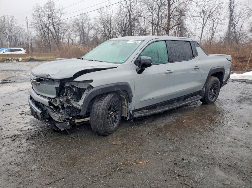 Salvage 2025 Chevrolet Silverado Lt