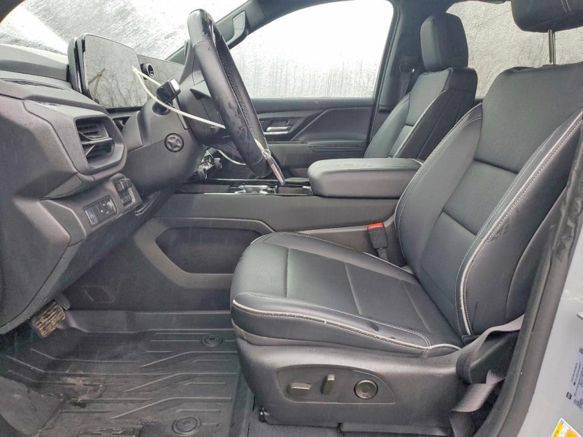 Salvage 2025 Chevrolet Silverado Lt