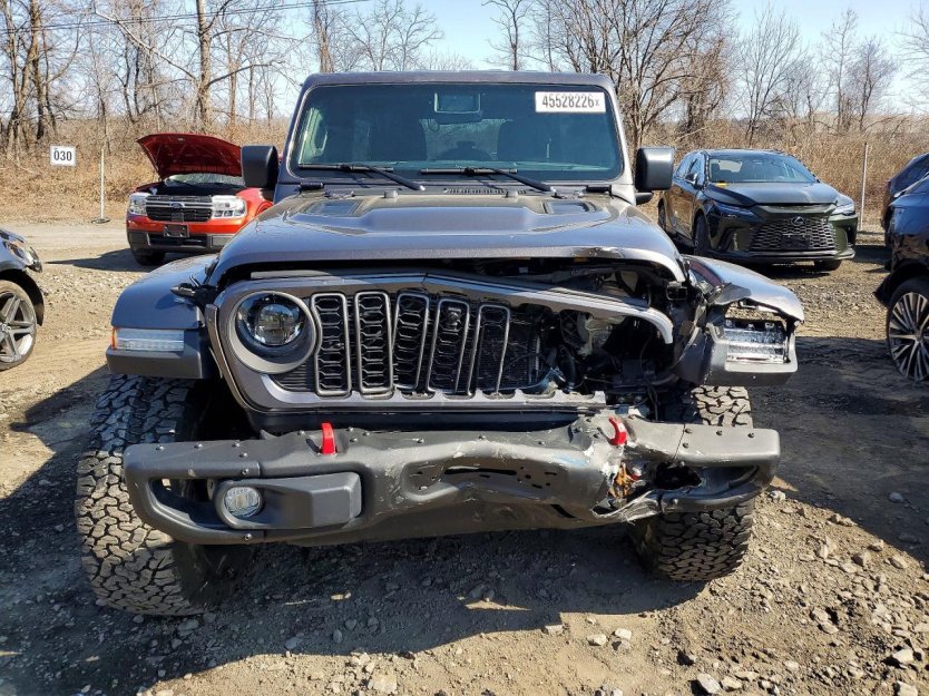 Salvage 2025 Jeep Wrangler Rubicon
