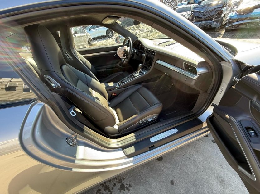 Salvage 2019 Porsche 911 Carrera S