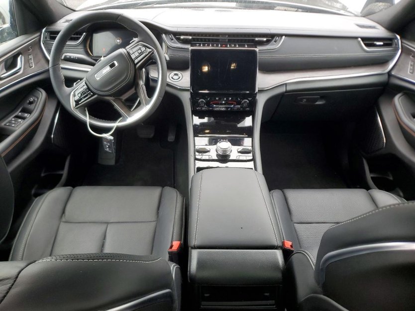 Salvage 2025 Jeep Grand Cherokee Overland