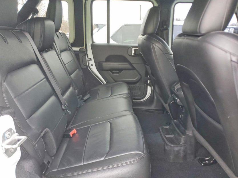 Авто з США 2022 Jeep Wrangler Unlimited Sahara