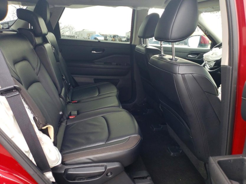 Авто з США 2024 Nissan Pathfinder 