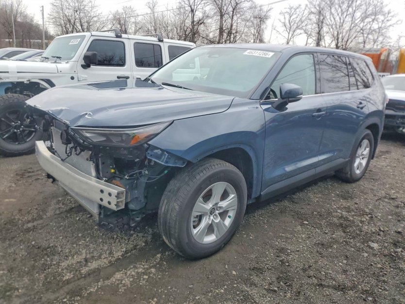 Salvage 2025 Toyota Grand Highlander 