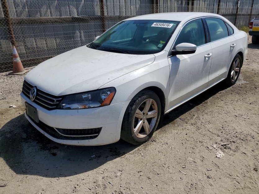 Salvage 2013 Volkswagen Passat Se
