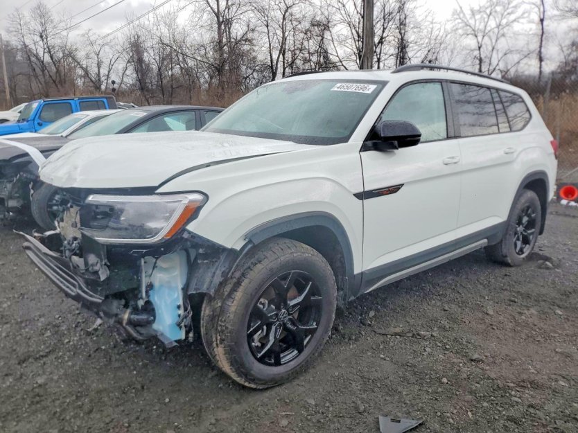 Salvage 2025 Volkswagen Atlas Peak Edition Se