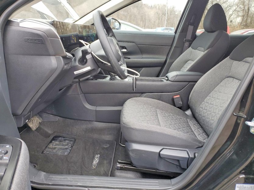 Salvage 2026 Nissan Kicks Sv