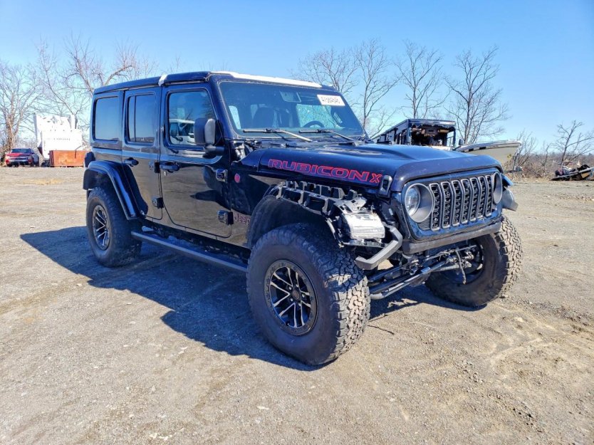 Salvage 2025 Jeep Wrangler Rubicon