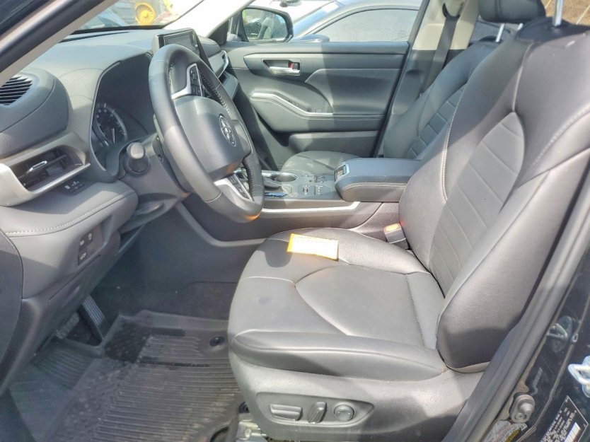 Salvage 2024 Toyota Highlander Xle
