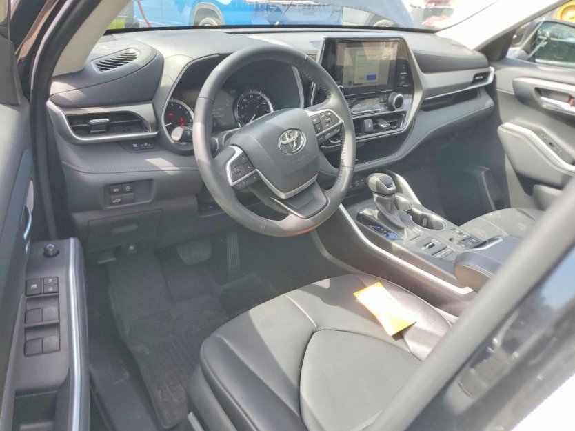Salvage 2024 Toyota Highlander Xle