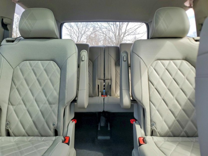 Salvage 2025 Volkswagen Atlas Sel Premium R-line