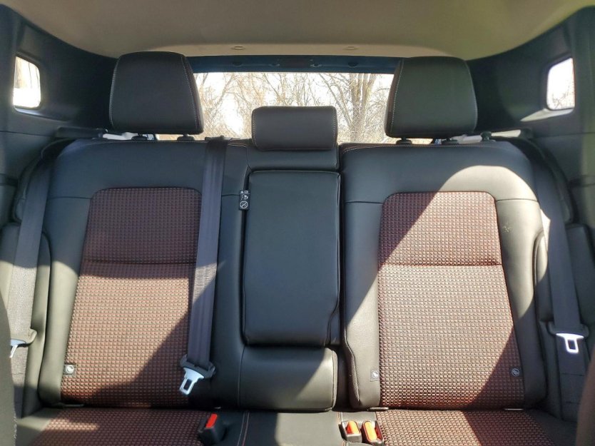 Salvage 2026 Nissan Kicks Sr