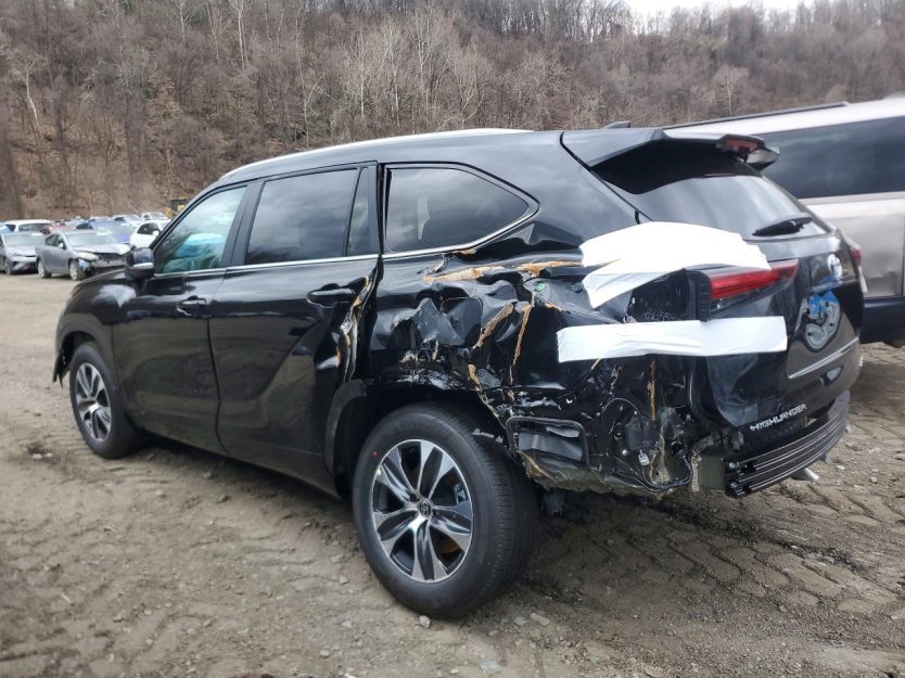 Salvage 2026 Toyota Highlander Xle