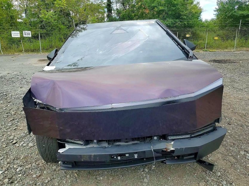 Salvage 2024 Tesla Cybertruck 