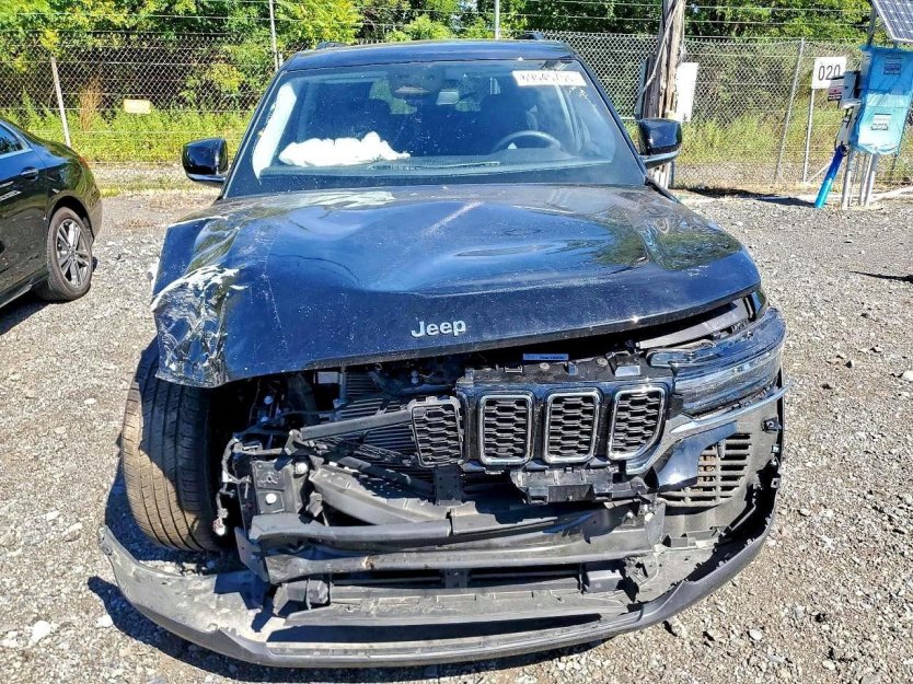 Salvage 2023 Jeep Grand Cherokee Limited