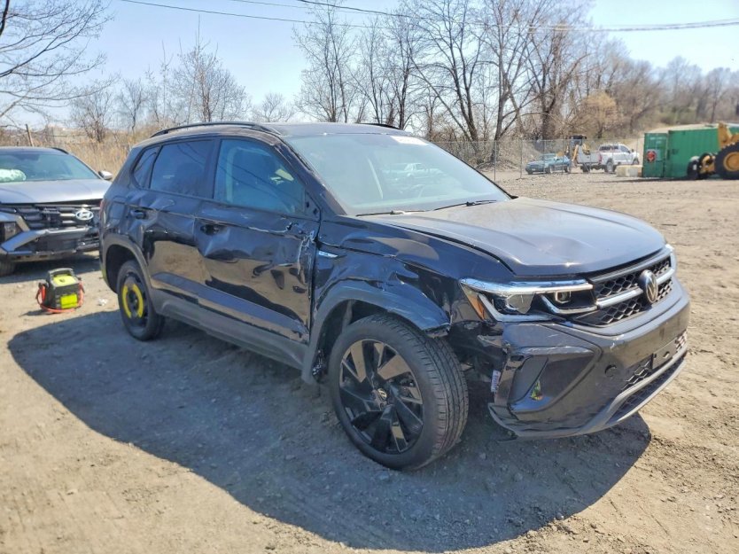 Salvage 2024 Volkswagen Taos 