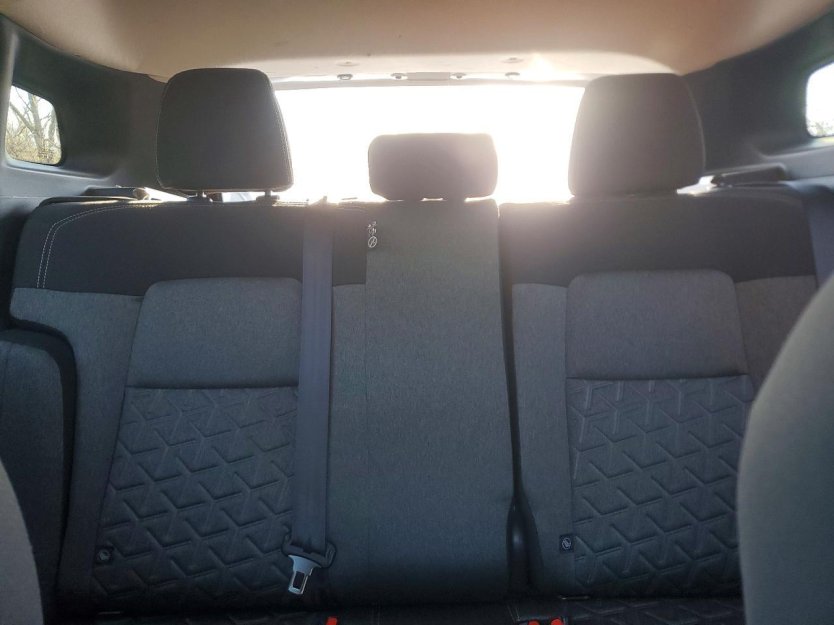 Salvage 2026 Nissan Kicks Sv