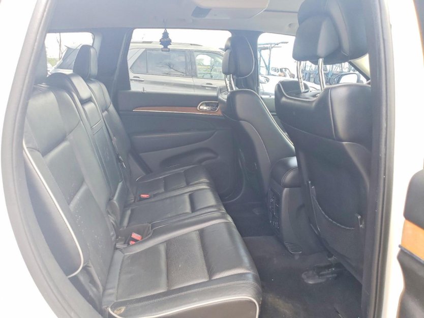 Salvage 2012 Jeep Grand Cherokee Overland