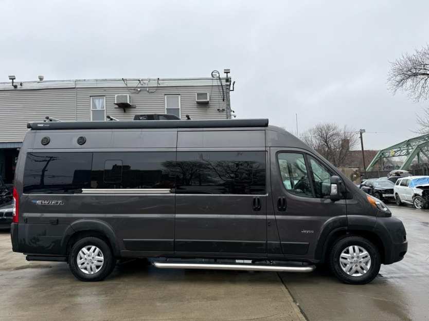Salvage 2021 Jayco Swift Li