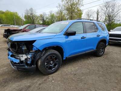 Salvage 2025 Honda Pilot Trailsport