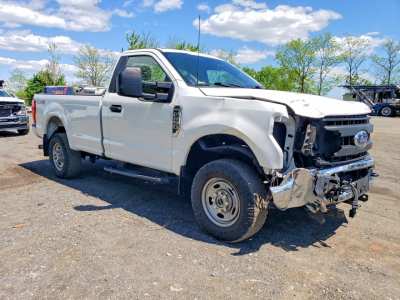 Salvage 2021 Ford F350 