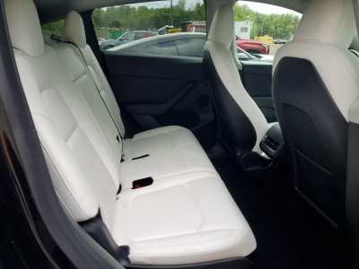 Salvage 2023 Tesla Model Y 