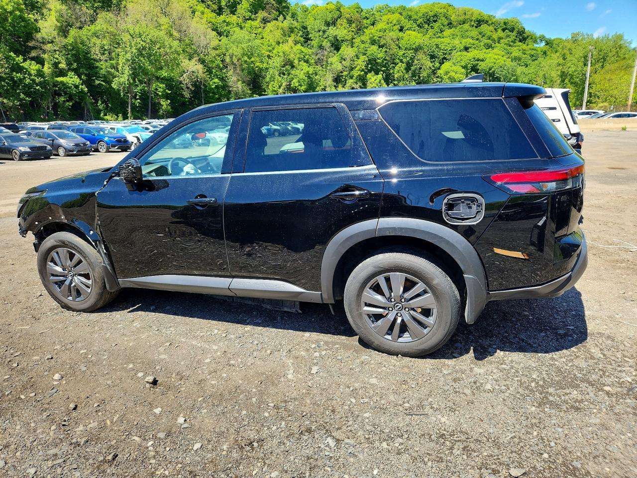Salvage 2025 Nissan Pathfinder 