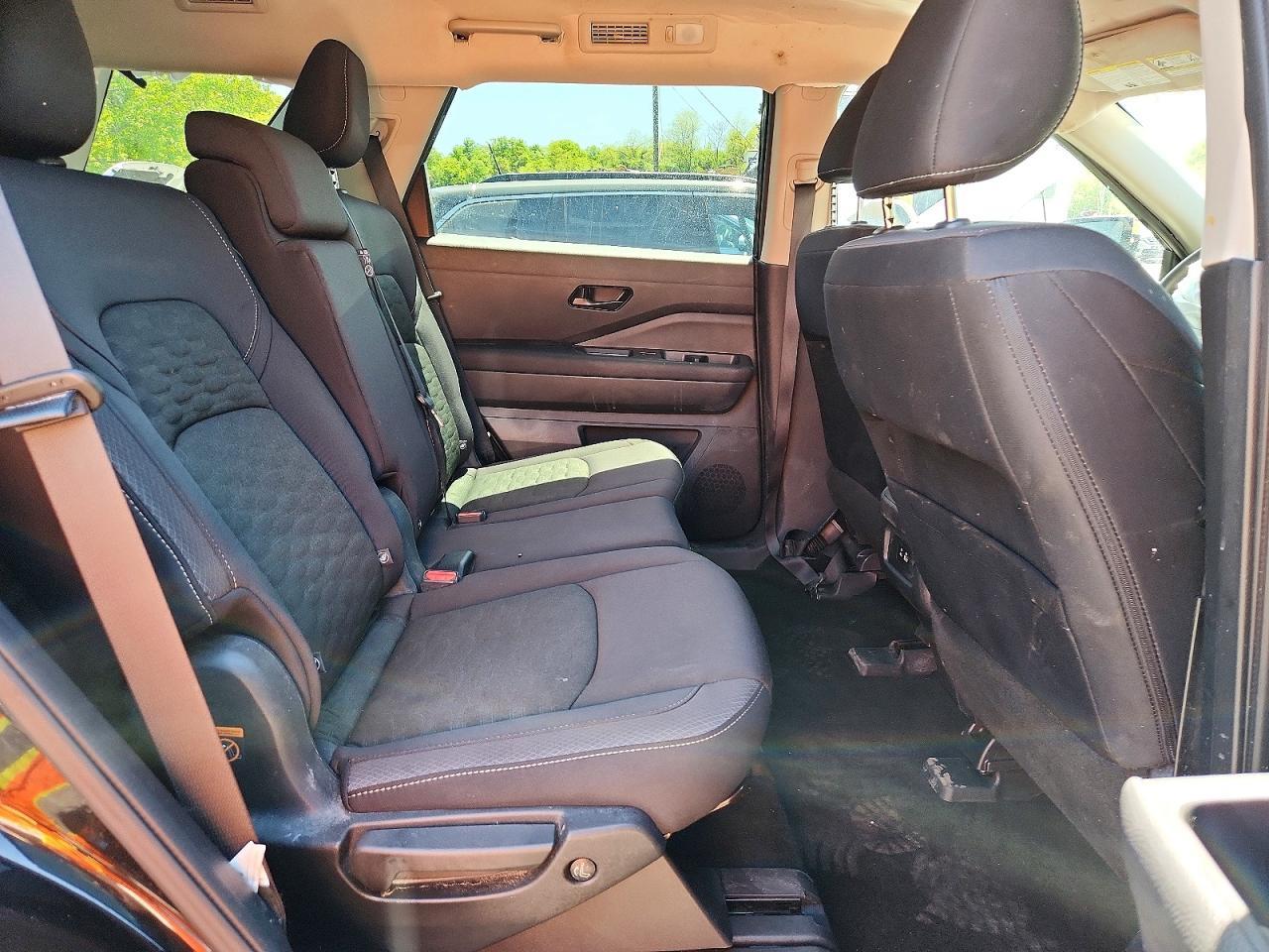 Salvage 2025 Nissan Pathfinder 