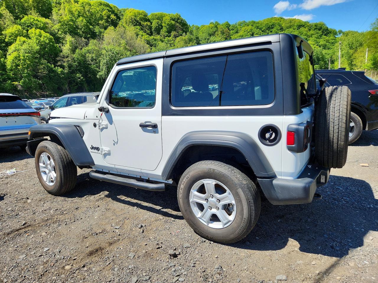 Salvage 2023 Jeep Wrangler 