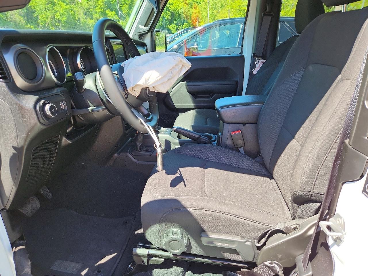 Salvage 2023 Jeep Wrangler 