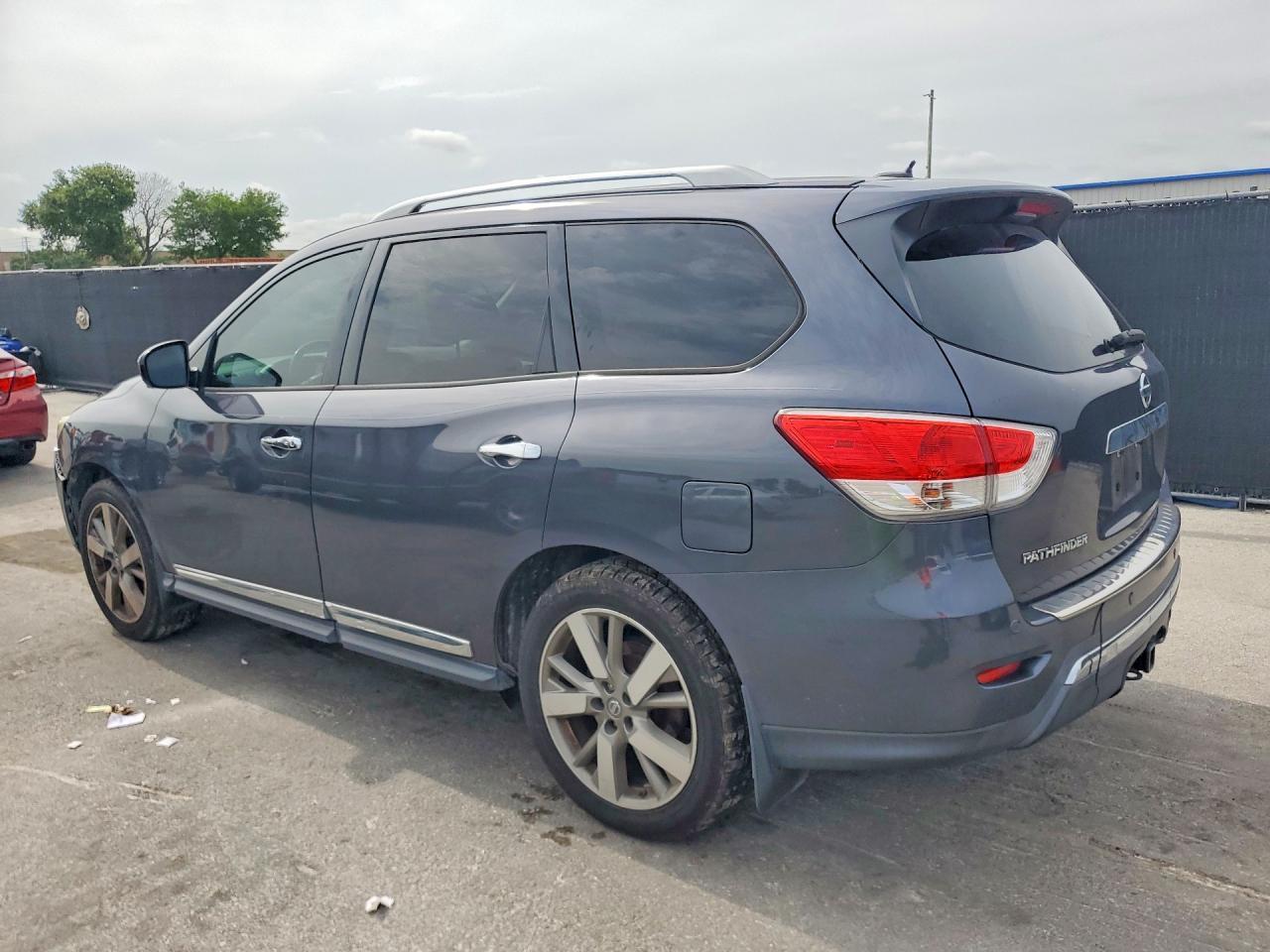 Salvage 2014 Nissan Pathfinder Platinum