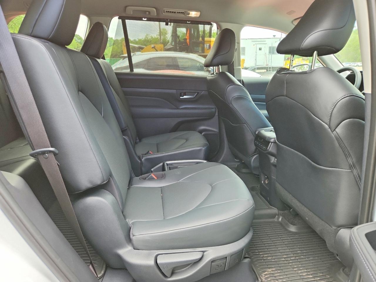 Salvage 2026 Toyota Grand Highlander Xle