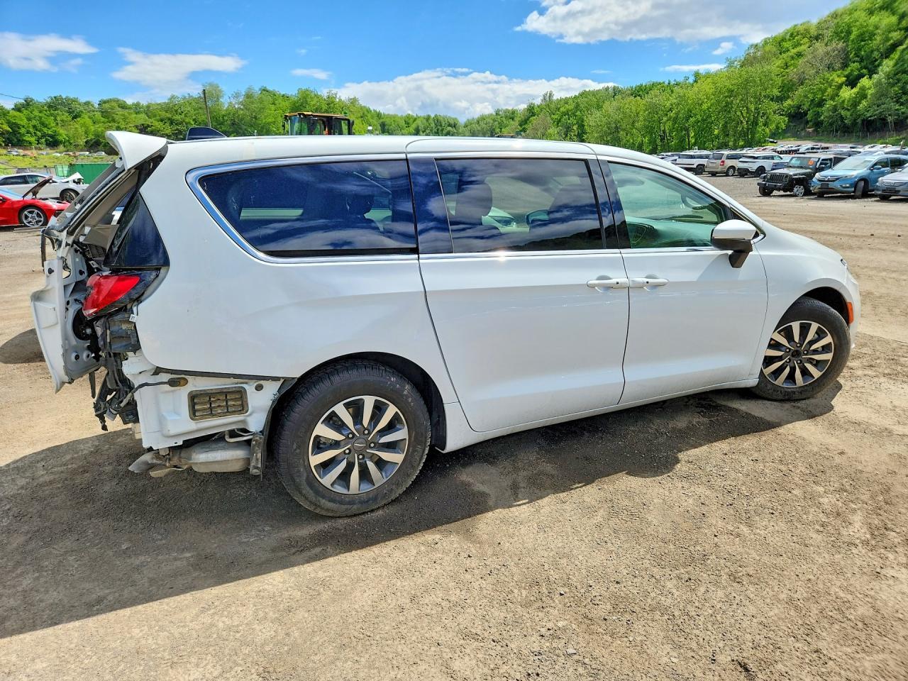 Salvage 2023 Chrysler Pacifica Hybrid Touring L