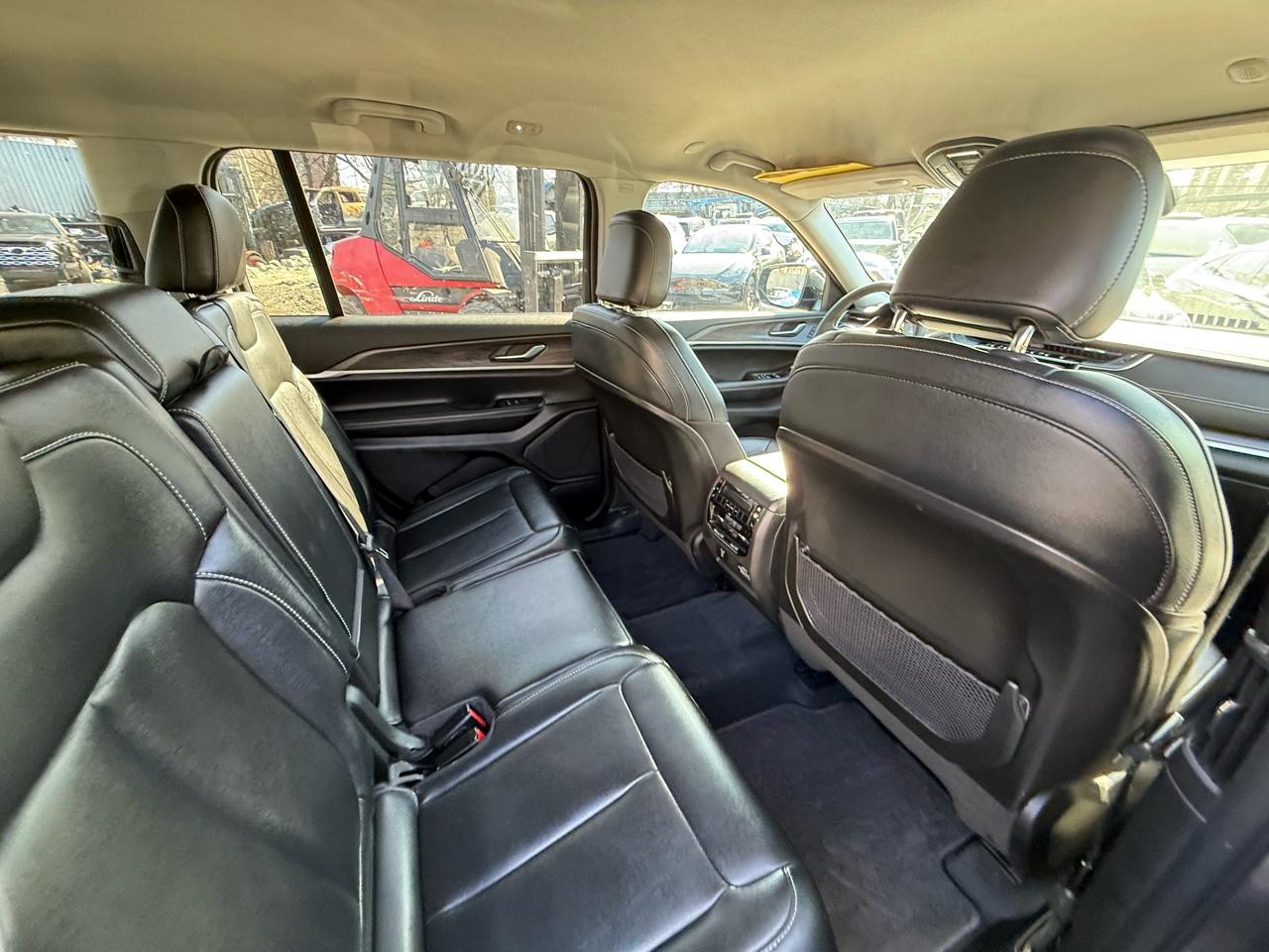 Salvage 2023 Jeep Grand Cherokee Limited