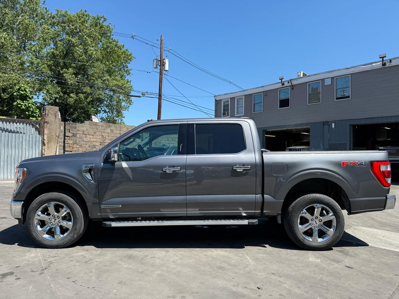 Авто з США 2023 Ford F150 Lariat