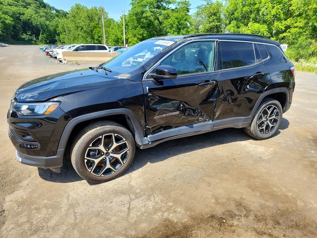 Salvage 2025 Jeep Compass Limited