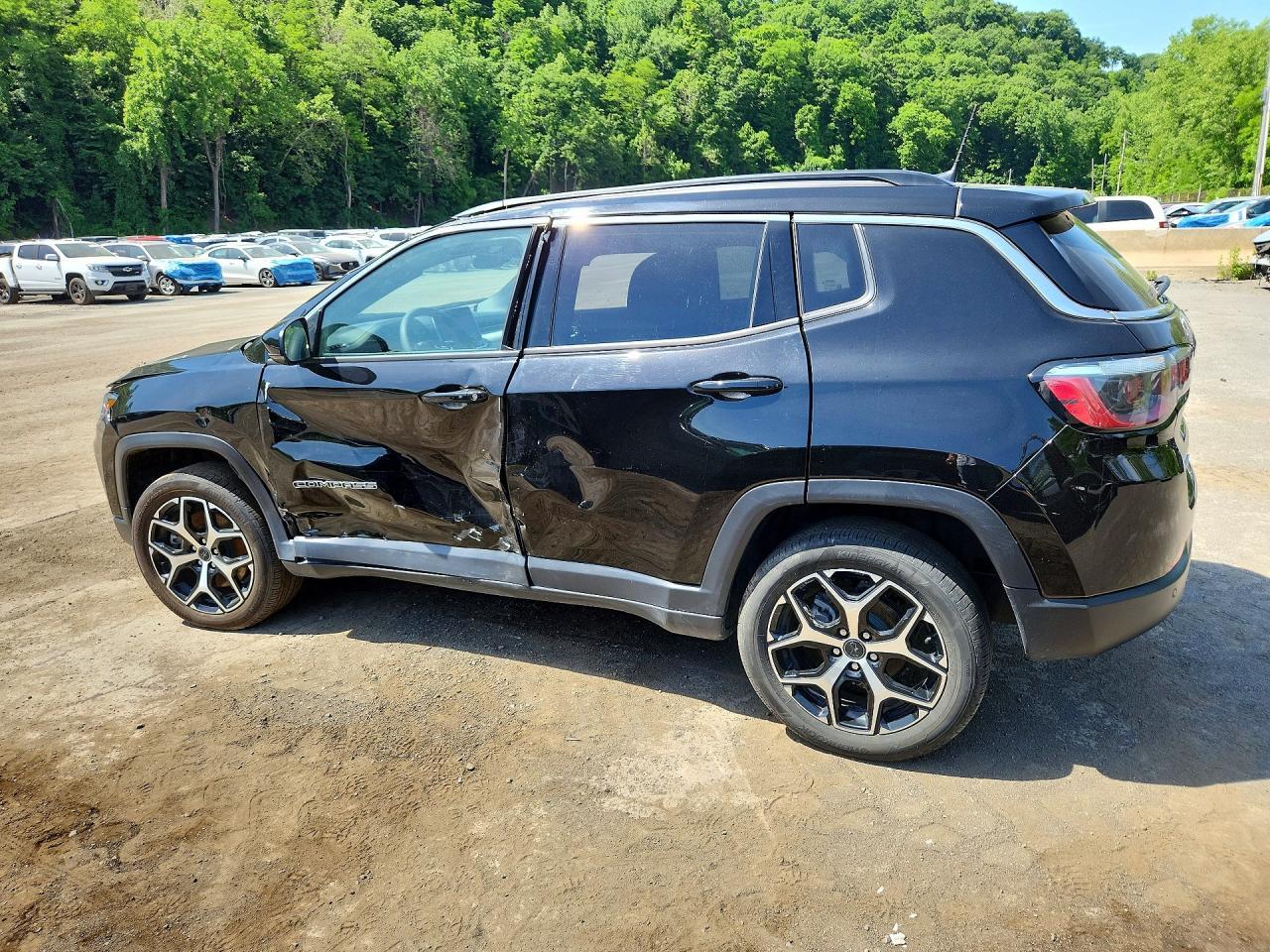 Salvage 2025 Jeep Compass Limited