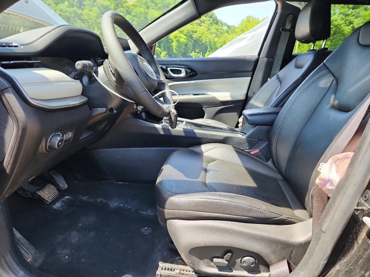 Salvage 2025 Jeep Compass Limited