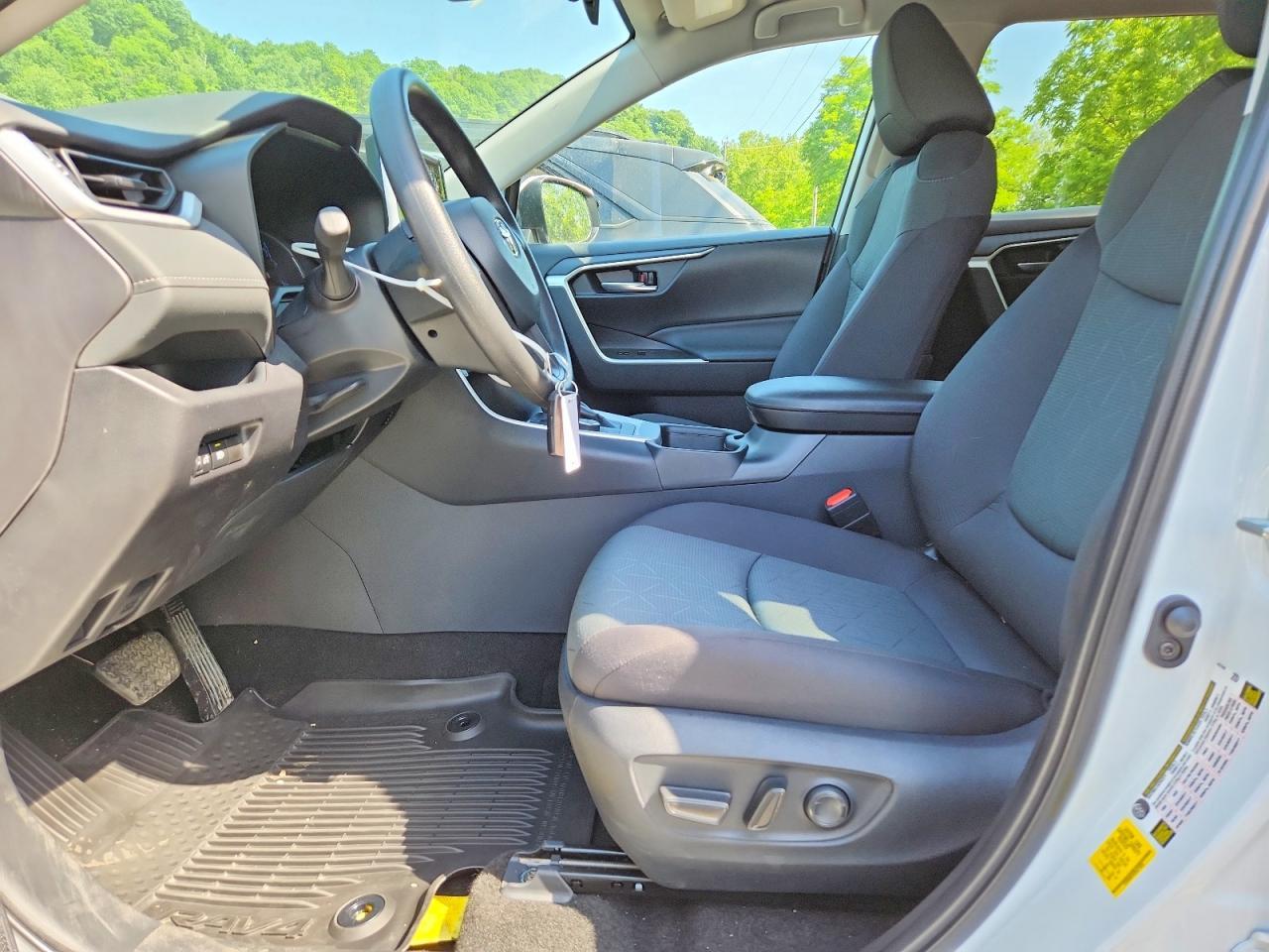 Salvage 2025 Toyota Rav4 Hybrid Xle