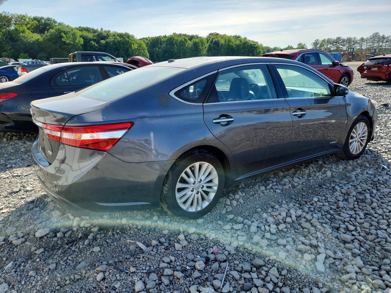 Salvage 2015 Toyota Avalon Hybrid Xle Premium