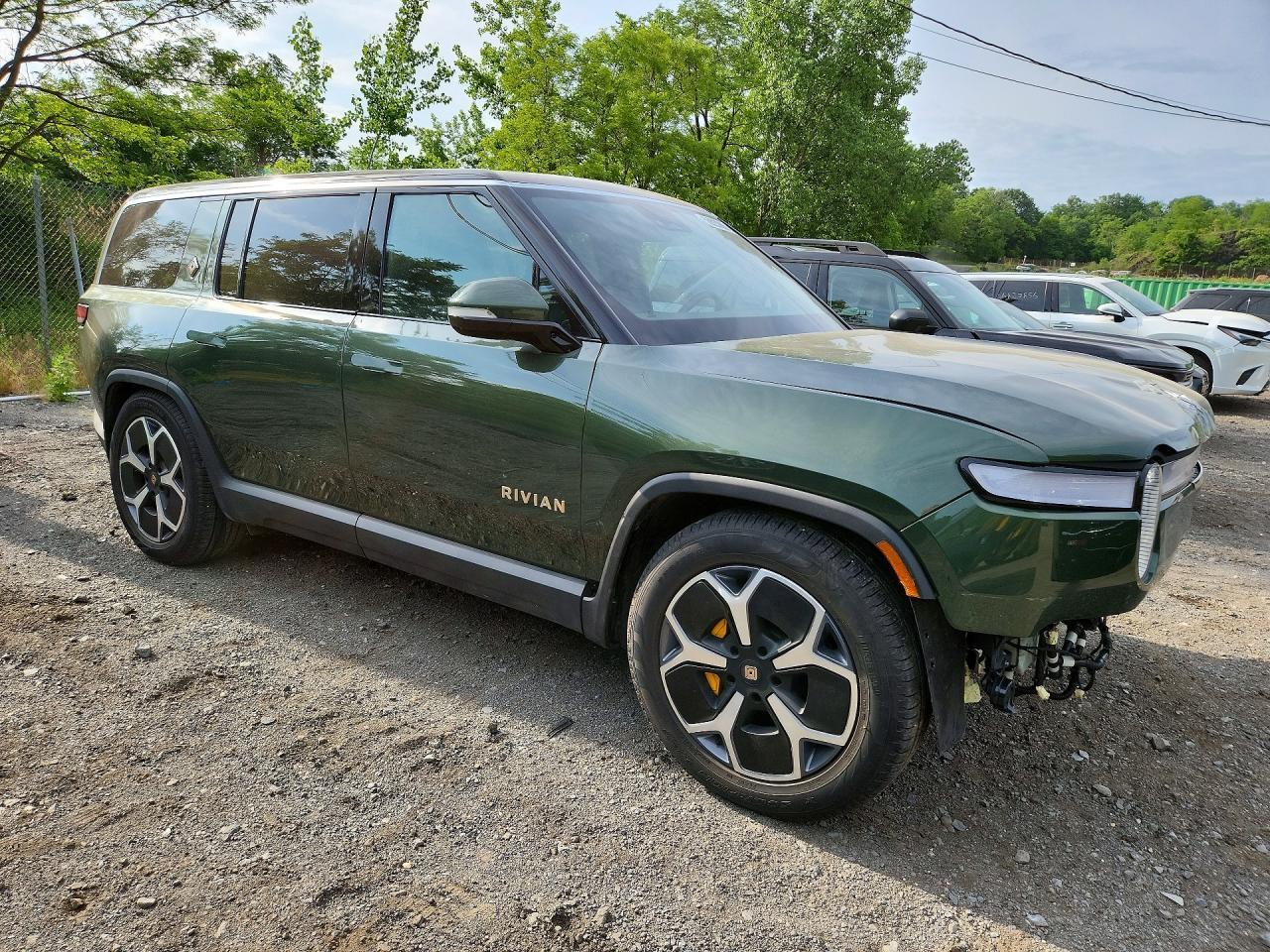Salvage 2024 Rivian R1s Adventure