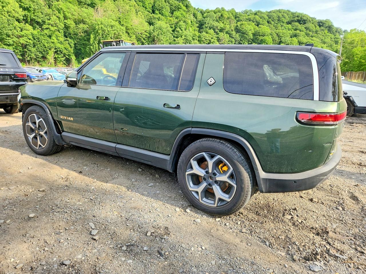 Salvage 2024 Rivian R1s Adventure