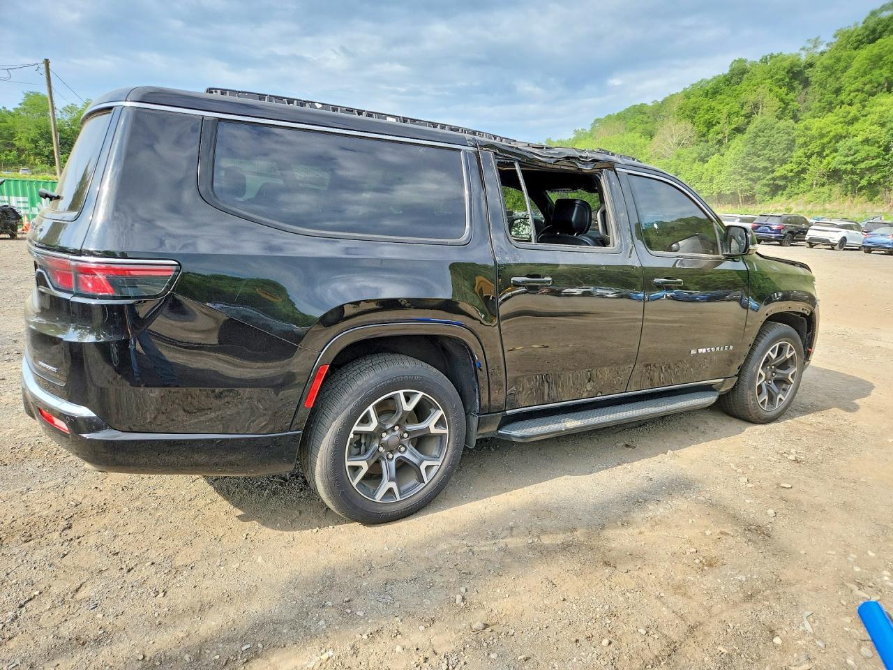 Salvage 2024 Jeep Wagoneer L Series Iii