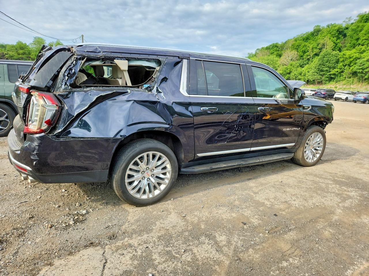 Salvage 2023 Gmc Yukon Xl Denali
