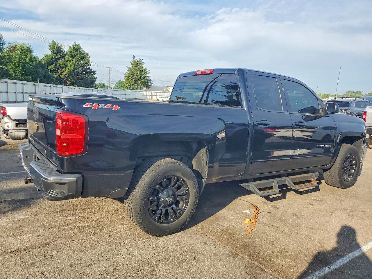 Salvage 2016 Chevrolet Silverado K1500 Lt