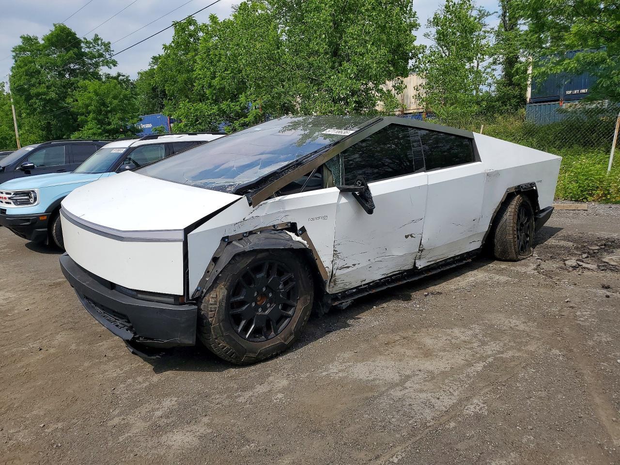 Salvage 2024 Tesla Cybertruck 