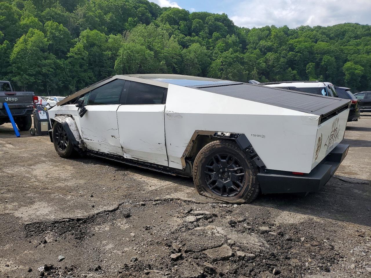 Salvage 2024 Tesla Cybertruck 