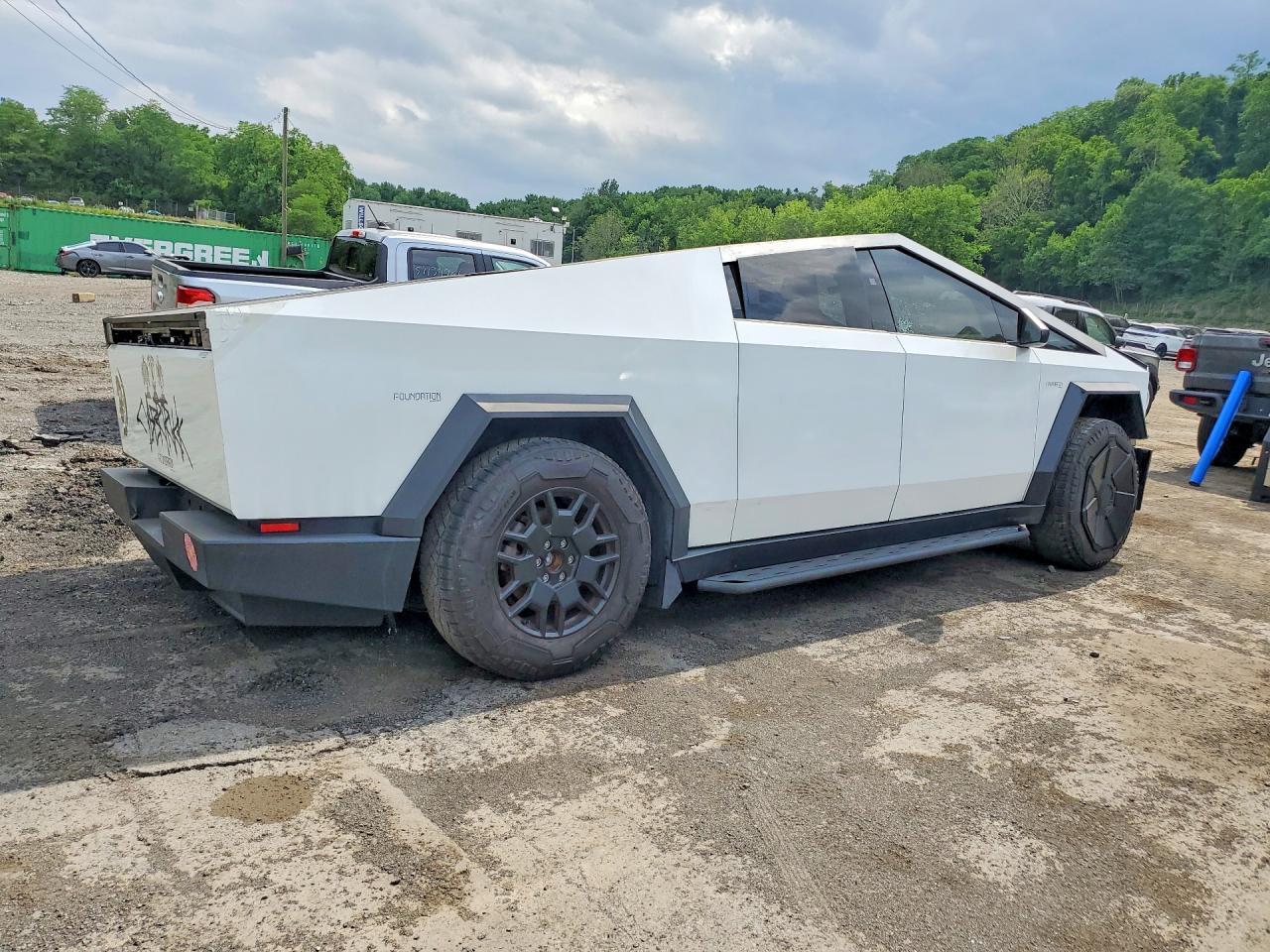 Salvage 2024 Tesla Cybertruck 